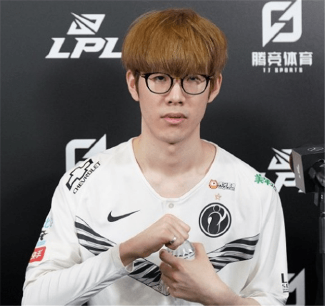 九游娱乐-TheShy在皇家马德里比赛中爆冷，精彩发挥引发热议！的简单介绍